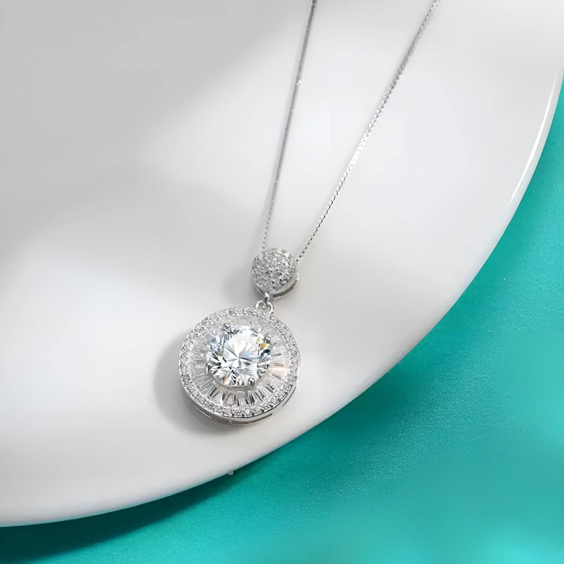 Colar Feminino de Prata Zircônias Lunnelé™