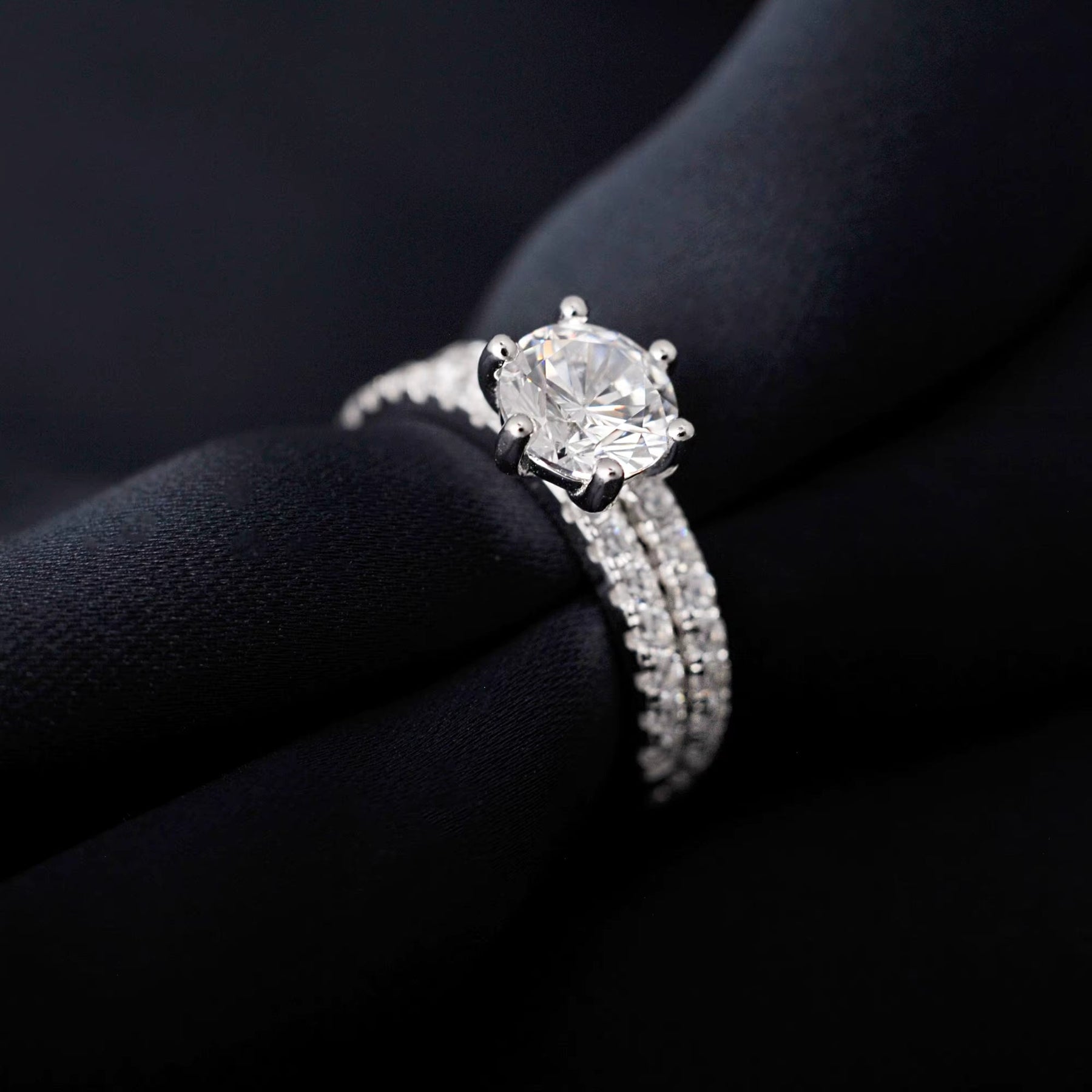 Anel Feminino de Prata 925 Duplo com Zircônia Lunnelé™