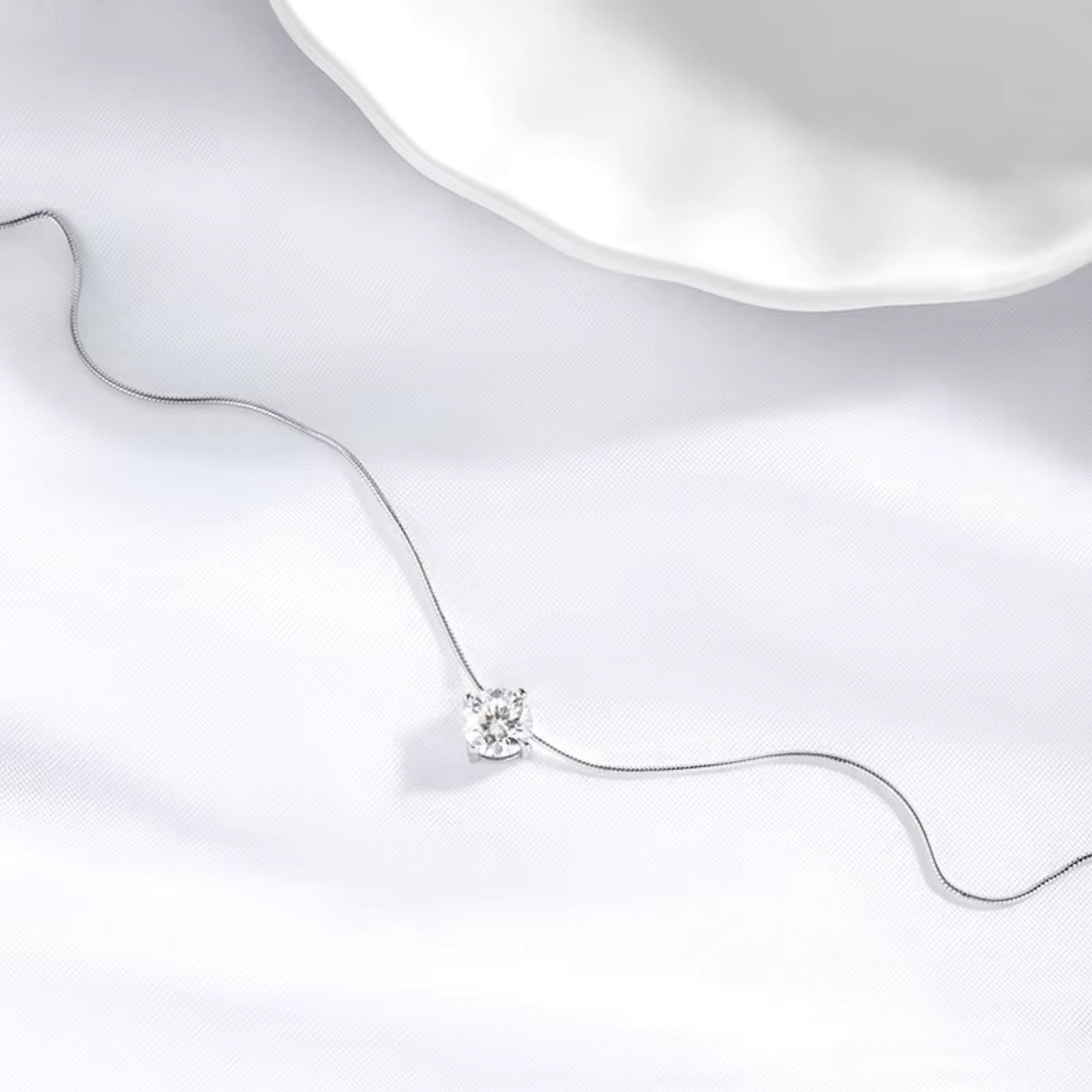 Colar Feminino de Prata 925 Zircônia Ponto de Luz Lunnelé™