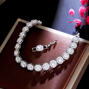 Pulseira Feminina de Prata com Zircônias Radiance Lunnelé™