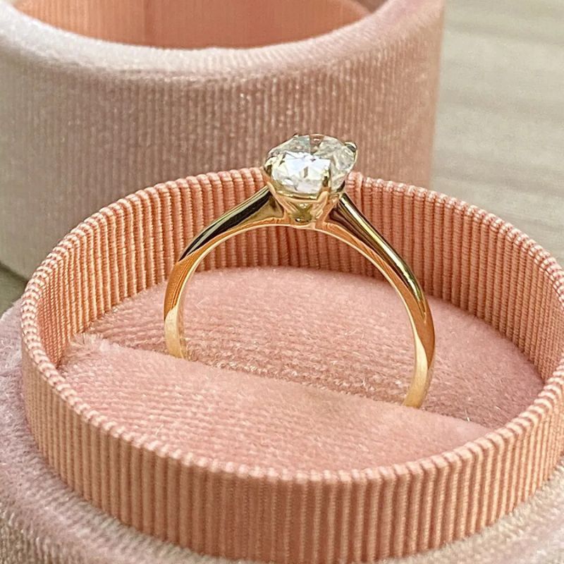 Anel Solitário Noivado com Moissanite Oval 1ct