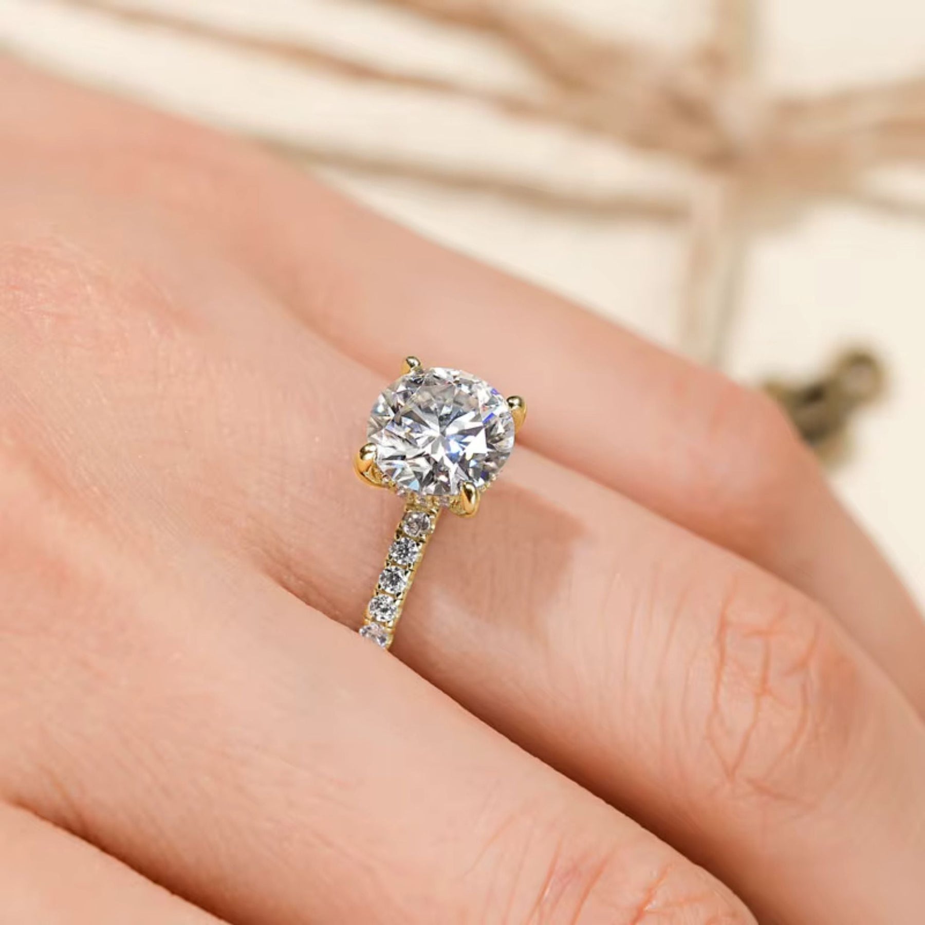 Anel Solitário Noivado Cravejado com Moissanite 2ct Prata 925 Lunnelé™ - foto 3
