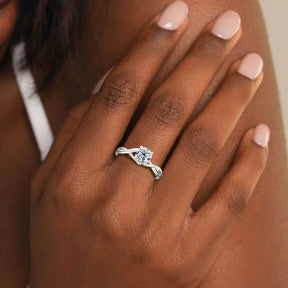 Anel de Noivado Trançado Infinito Prata 925 Moissanite 1ct Lunnelé™ - foto 3