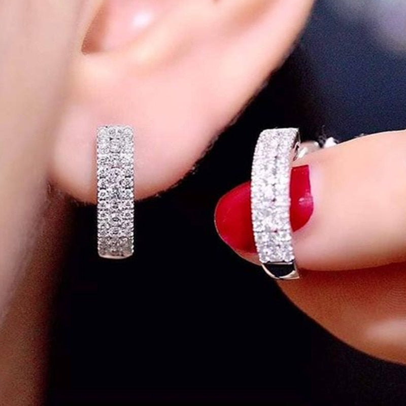 Brinco Argola Pedras de Zircônia Lunnelé™