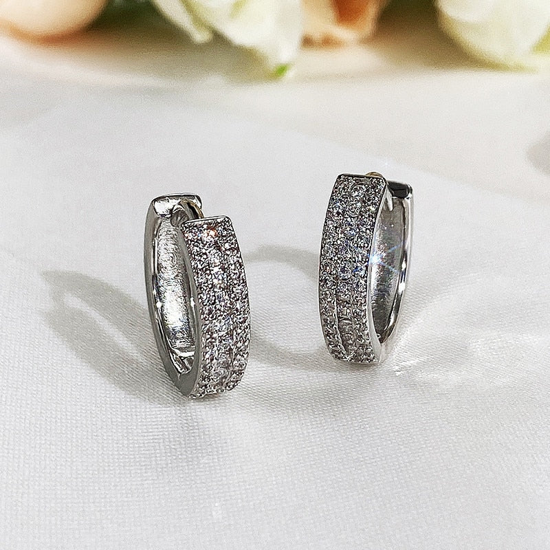 Brinco Argola Pedras de Zircônia Lunnelé™