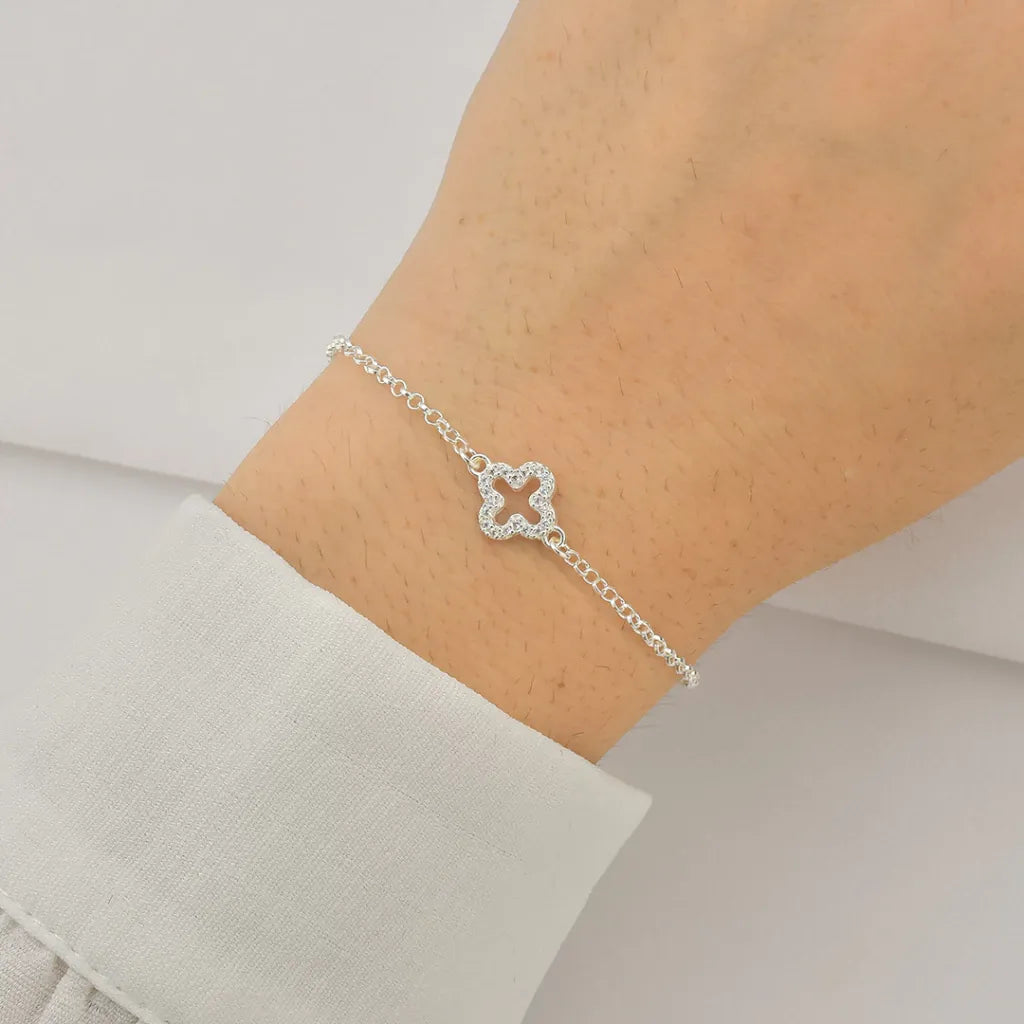 Pulseira Trevo Vazado Cravejado Prata 925 Lunnelé™ - foto 2