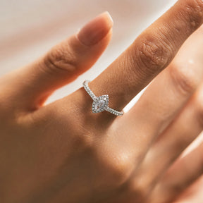 Anel Solitário Marquise em Prata 925 com Zircônia Lunnelé™