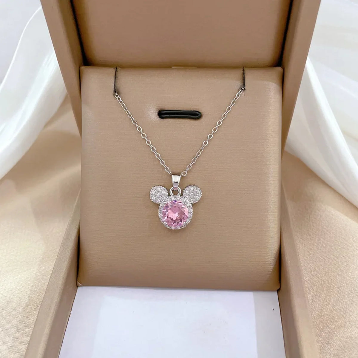 Colar Luxo Feminino Mickey Mouse - Um Clássico Encantado Lunnelé™