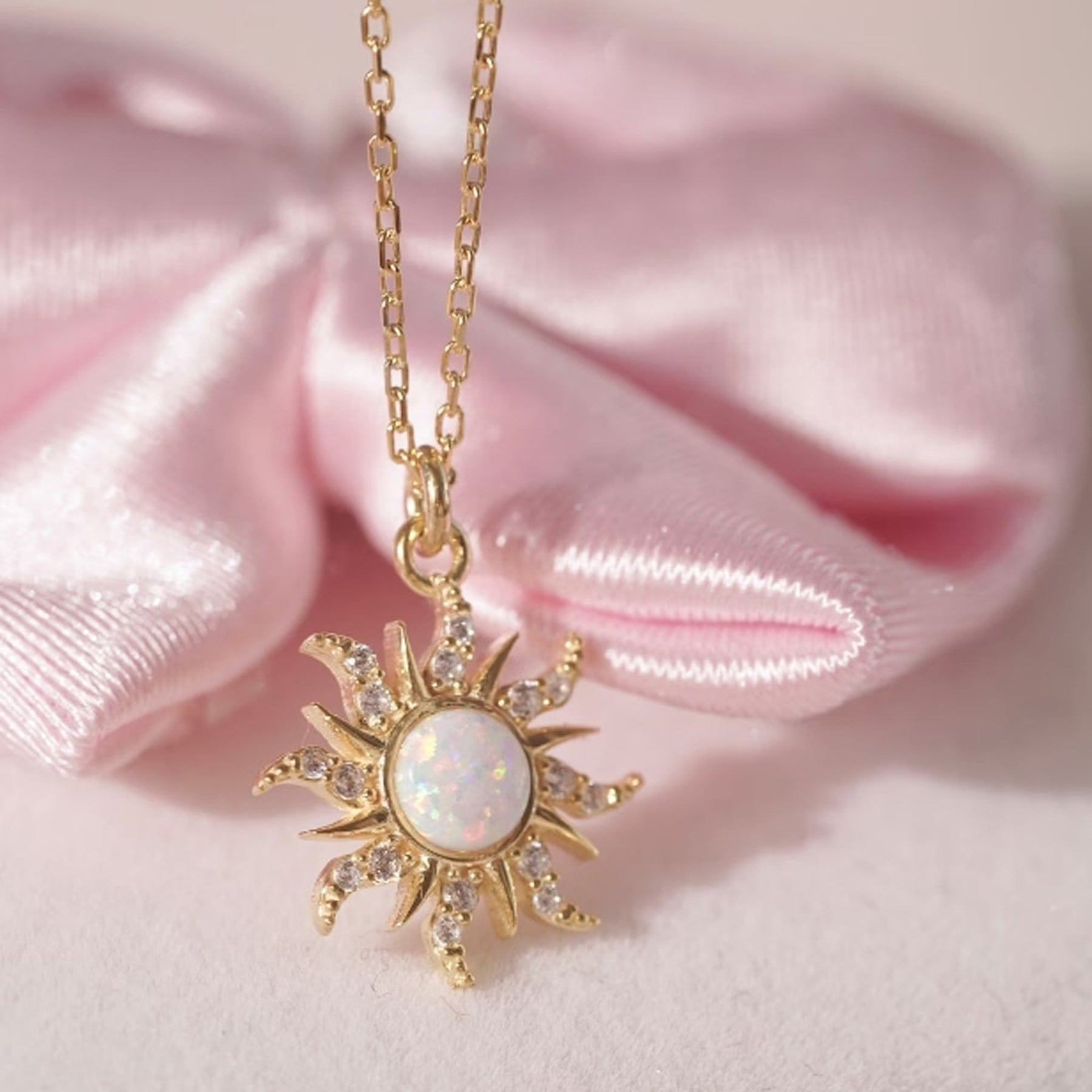 Colar Luxo Feminino Sol Rapunzel com Banho de Ouro