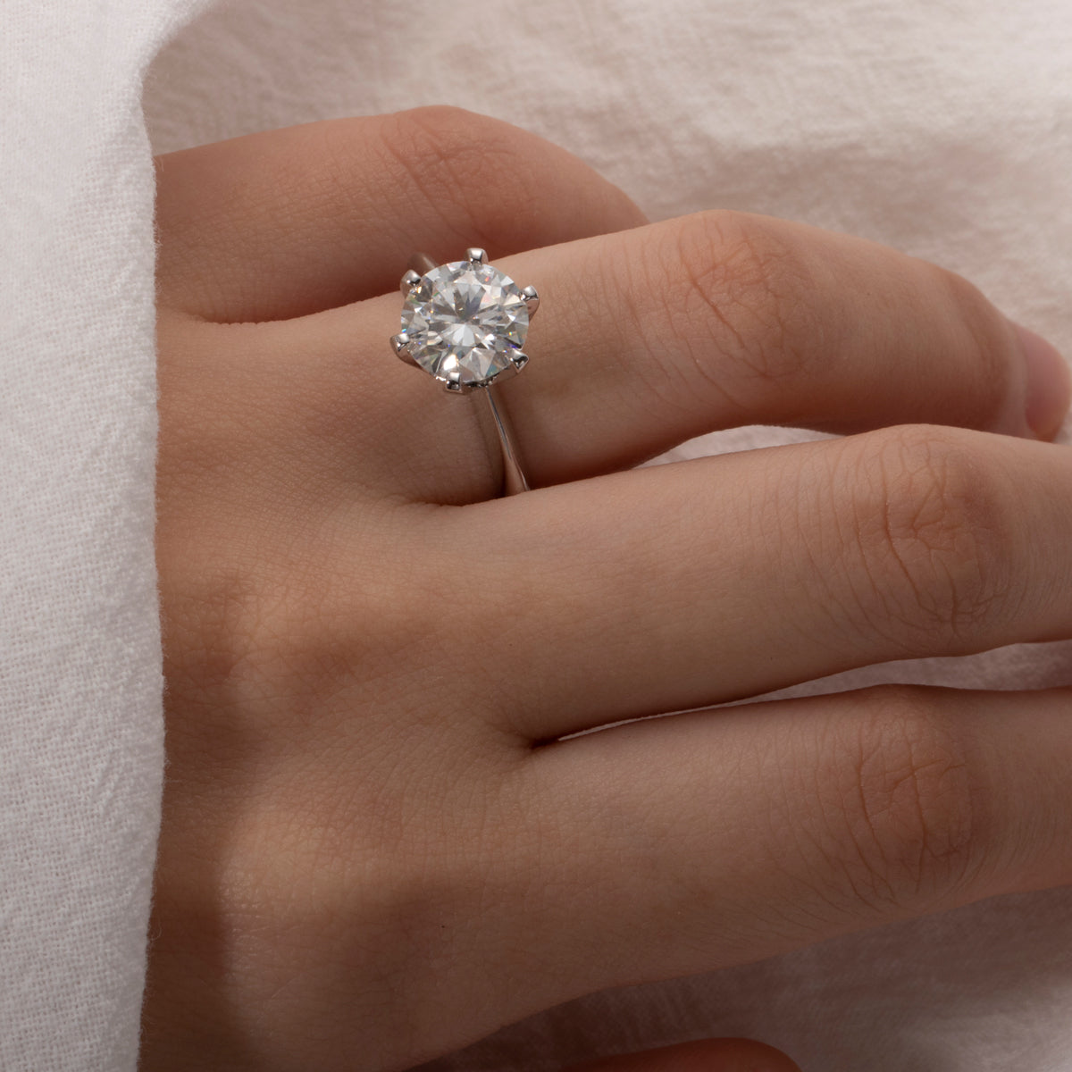 Anel Solitário Clássico Prata 925 com Moissanite 1ct Lunnelé™ - foto 4