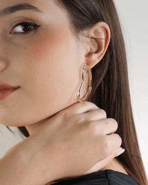 Argola Coração Grande Prata 925 Lunnelé™ - foto 5