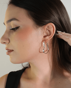 Argola Coração Média Prata 925 Lunnelé™ - foto 2