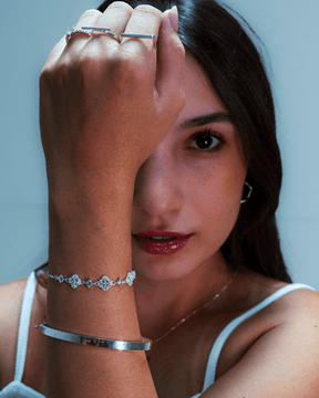 Bracelete Fio Quadrado Prata 925 Lunnelé™ - foto 2