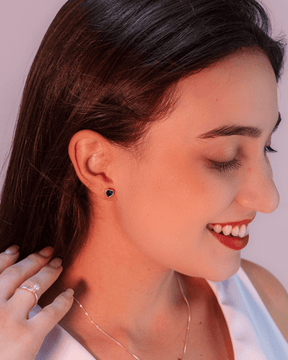 Brinco Coração Esmeralda de Prata 925 Lunnelé™ - foto 4