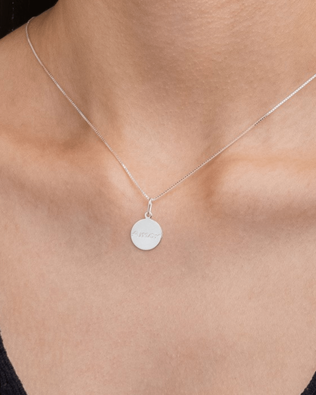 Colar Medalha Amor em Prata 925 Lunnelé™ - foto 2