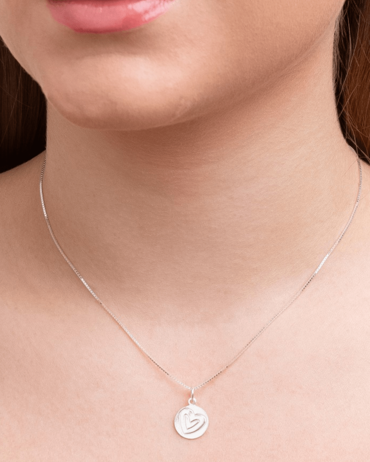 Colar Medalha Corações em Prata 925 Lunnelé™ - foto 2