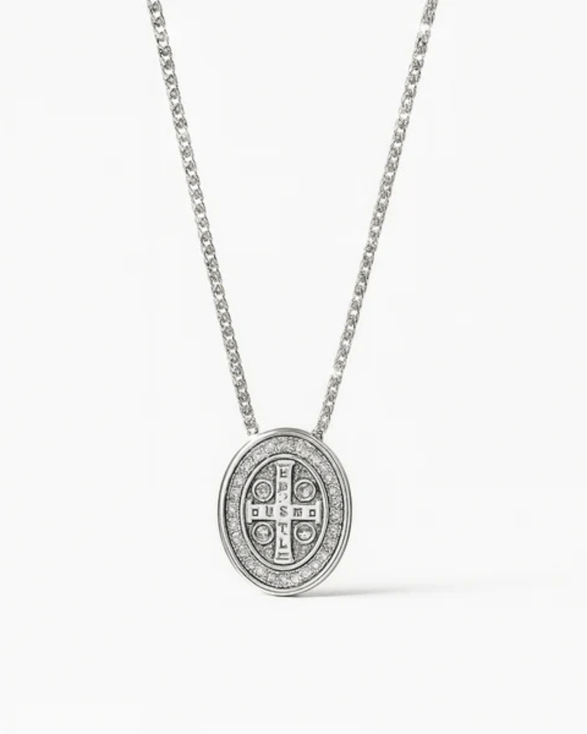 Escapulário São Bento Oval Placa Móvel em Prata 925 Lunnelé™