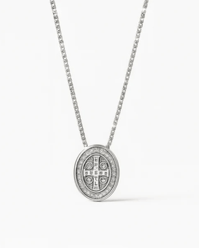 Escapulário São Bento Oval Placa Móvel em Prata 925 Lunnelé™