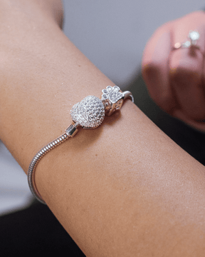 Pulseira Berloques Coração Cravejado De Prata 925 Lunnelé™ - foto 2