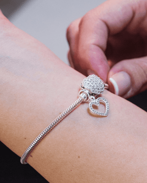 Pulseira Berloques Coração Cravejado De Prata 925 Lunnelé™ - foto 4