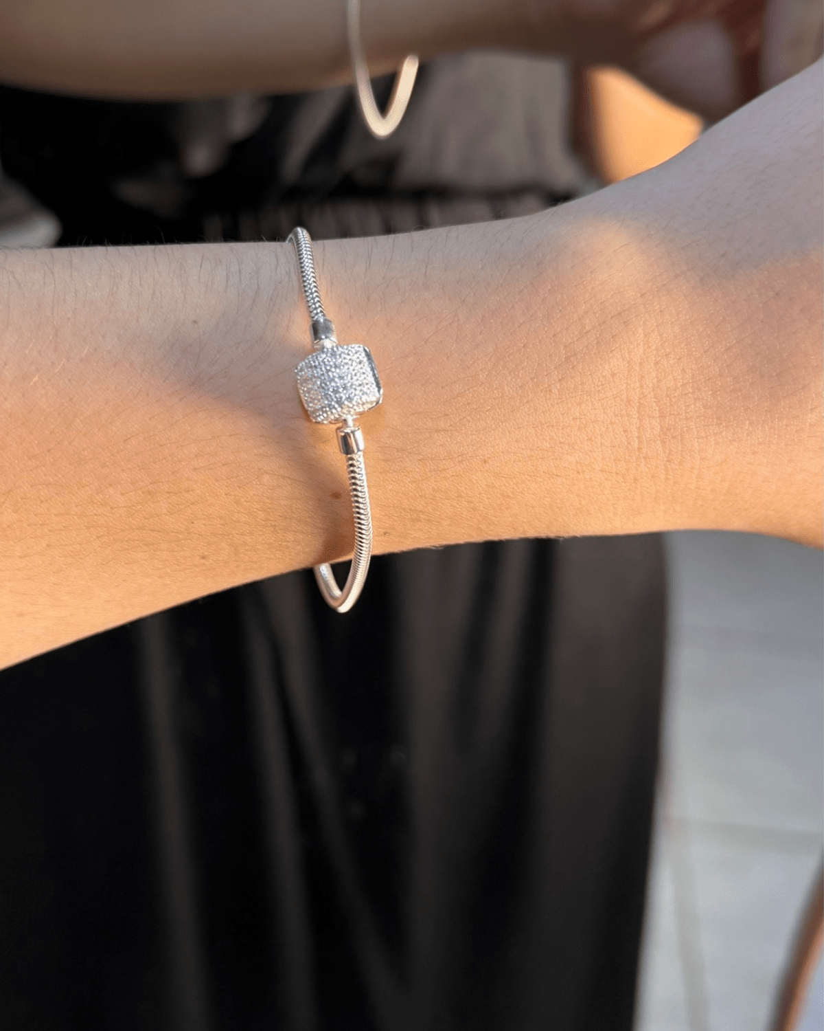 Pulseira Para Berloques Tambor Cravejado De Prata 925 Lunnelé™ - foto 3