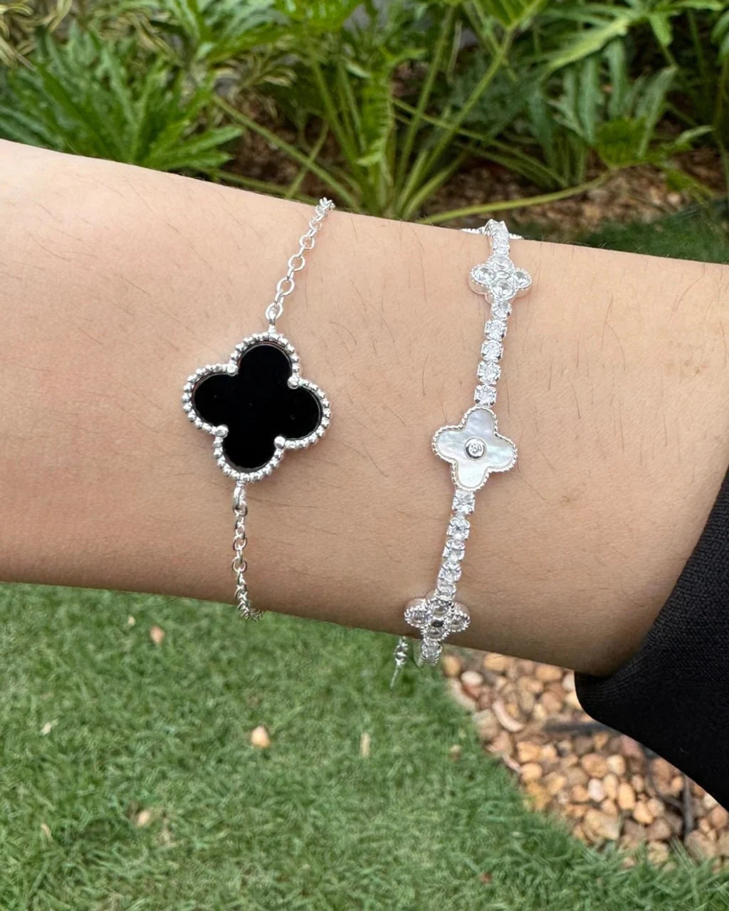Pulseira Trevo Pedra Preta Prata 925 Lunnelé™ - foto 2
